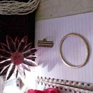 Woman's Bracelet Set